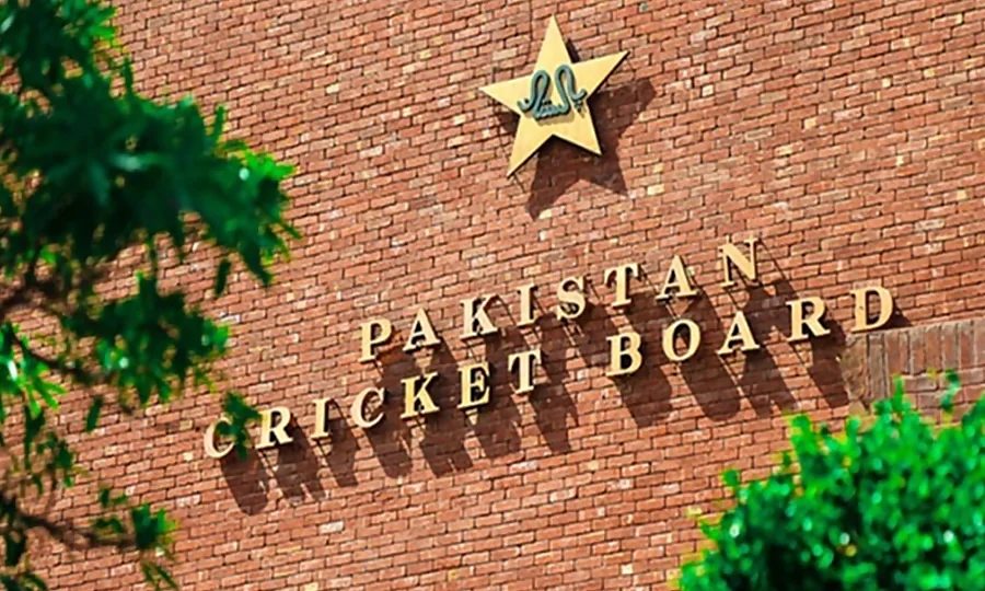 پی سی بی کا بڑا ایکشن، غیر منظور شدہ لیگ کھیلنے والے سابق کرکٹرز پر 2 سالہ پابندی کا اعلان