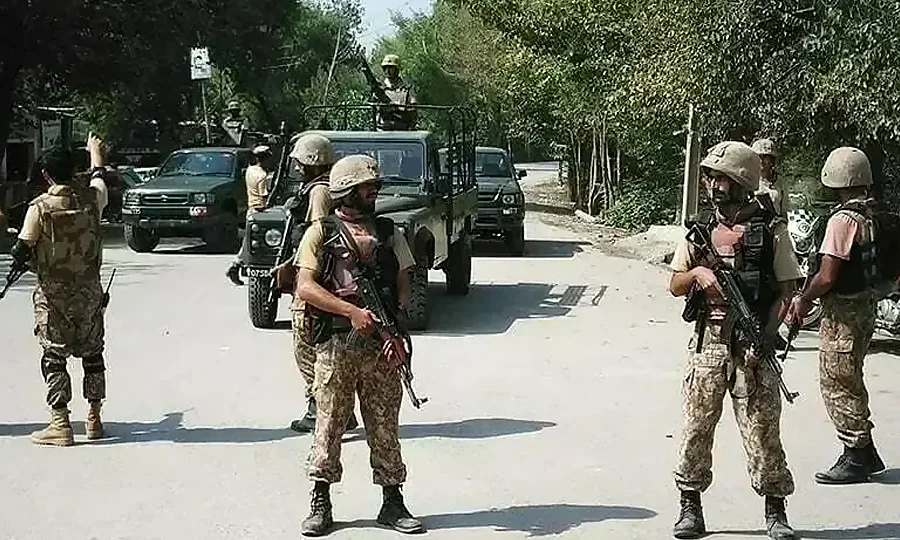 خاران میں سیکیورٹی فورسز کے دباؤ پر دہشتگرد فرار، پروپیگنڈا ناکام بنانے کی کوشش میں 5 شہری زخمی