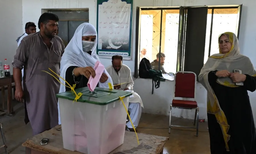 آزاد کشمیر انتخابات: باغ کے دو حلقوں کے 23 پولنگ اسٹیشنز پر ری پولنگ جاری