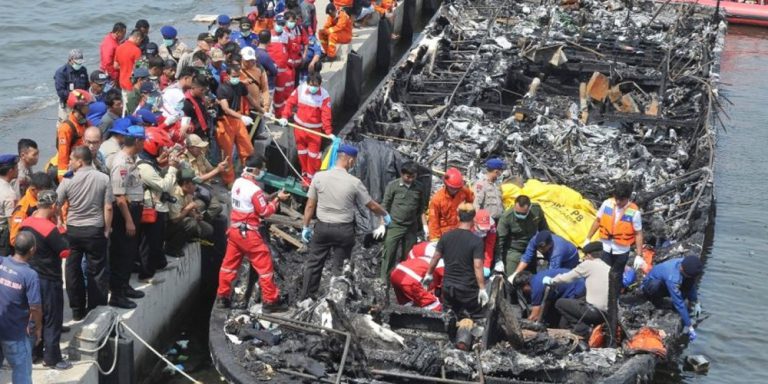 Indonesia boat fire leaves seven dead