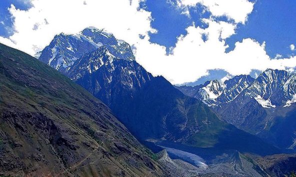 2 British trekkers rescued, 3 trapped at Chitral’s Koyo Zom