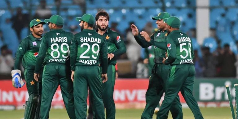 Pakistan beat Sri Lanka by five wickets in third ODI, take series 2-0