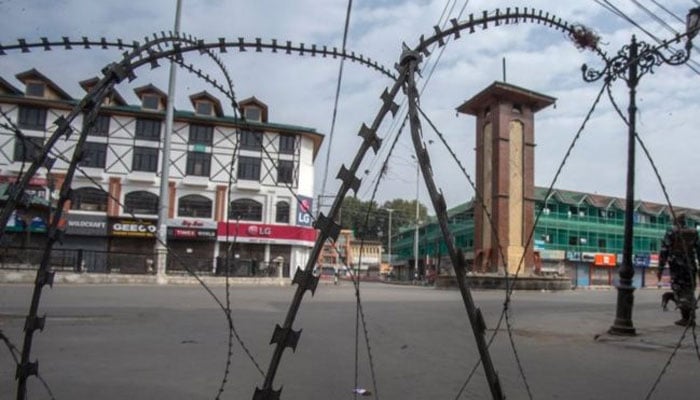 Curfew blockade enters the 71st consecutive in Kashmir Valley