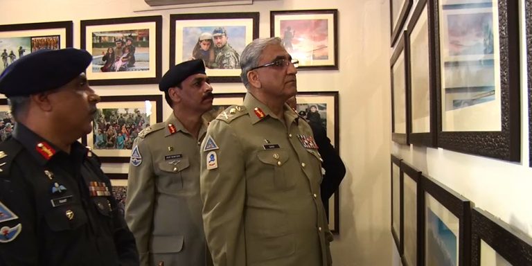 COAS visited Frontier Corps HQ, lays floral wreath on martyrs’ graves