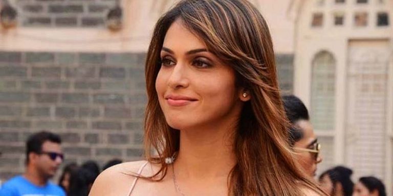 Isha Koppikar opens up on being sexually propositioned by fellow actors