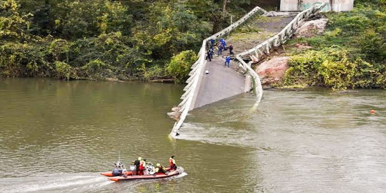 bridge collapsed in france