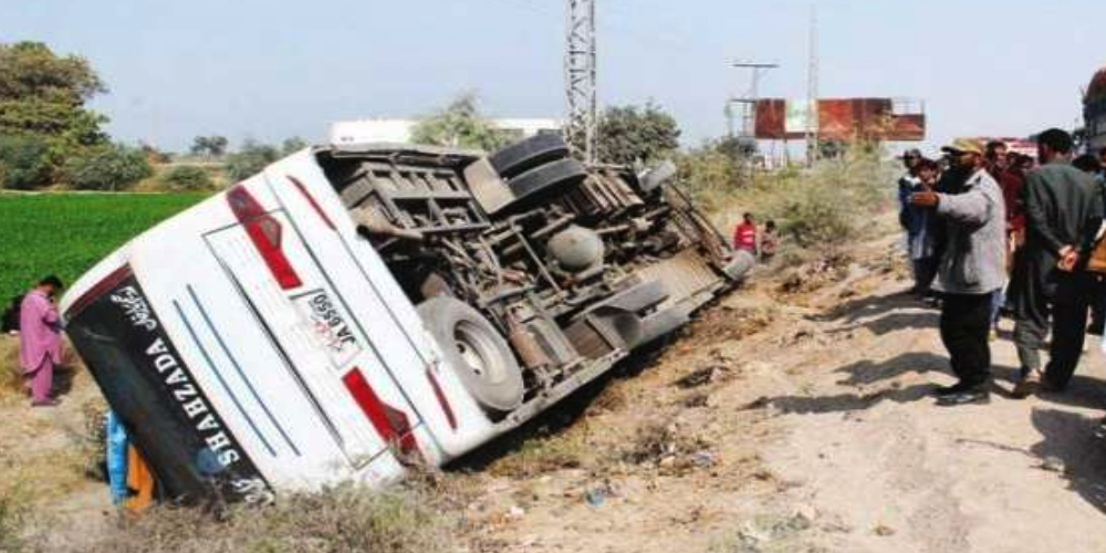 Karachi: Traffic accident near Gulshan-e-Maymar bus stop