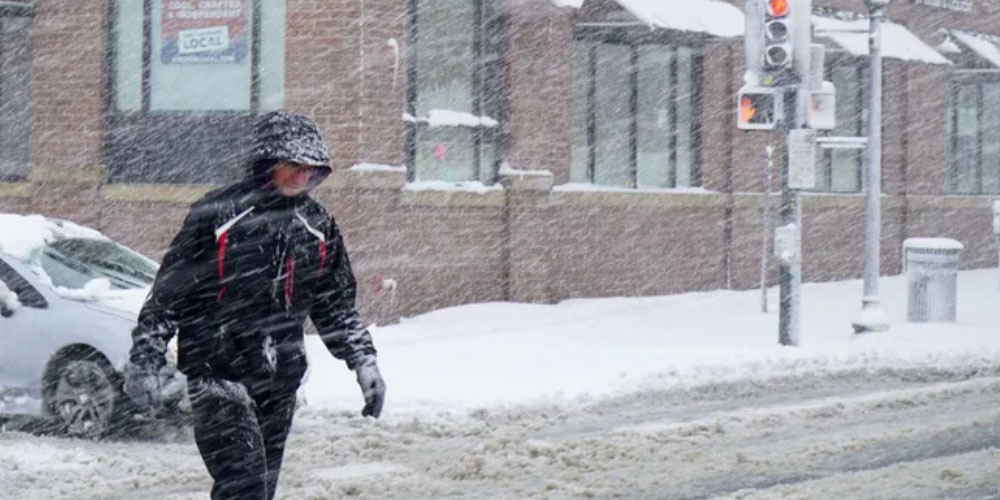 US witnesses heavy snow and winds