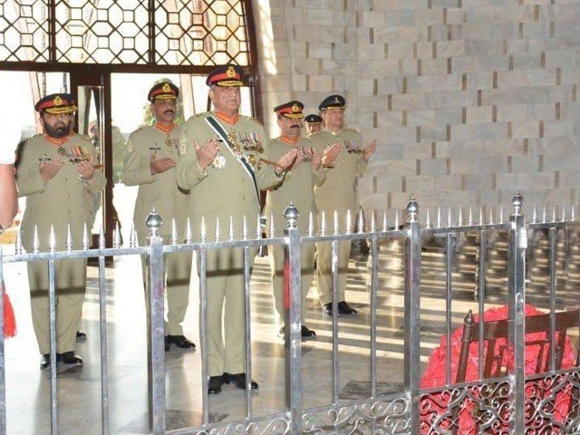 COAS visits Qauid’s mausoleum on his birth anniversary