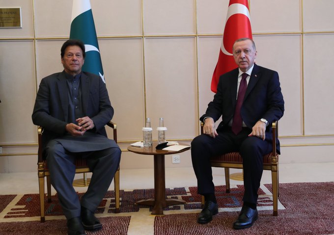 Prime Minister Imran Khan calls on Turkish President Tayyip Erdogan