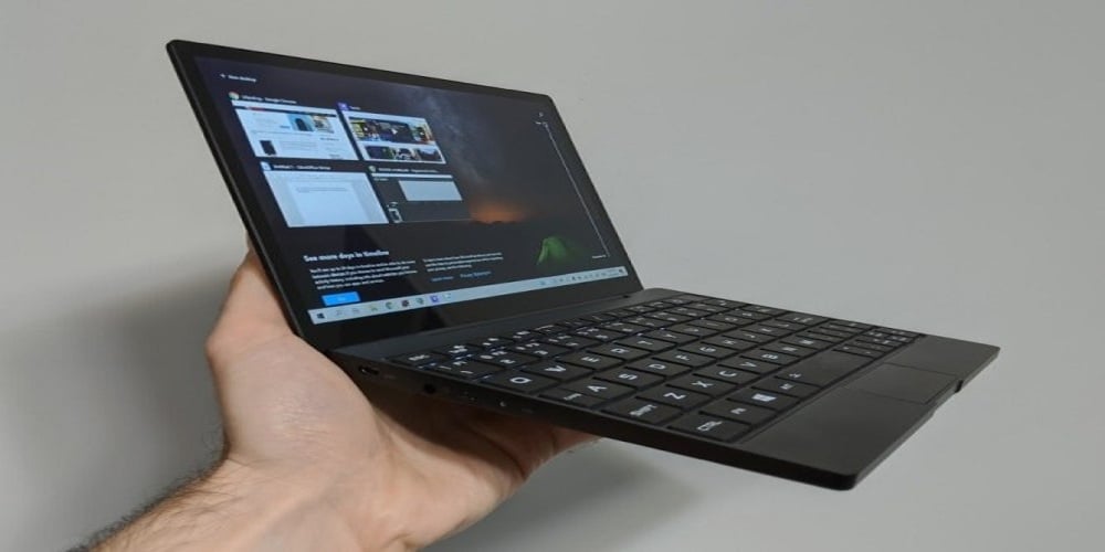 Mag1-The smallest laptop with a touchpad