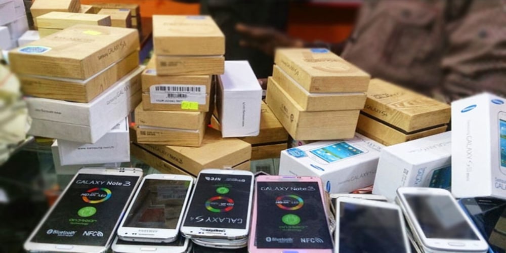 Spike in mobile import, 962 smuggled phones seized in Peshawar