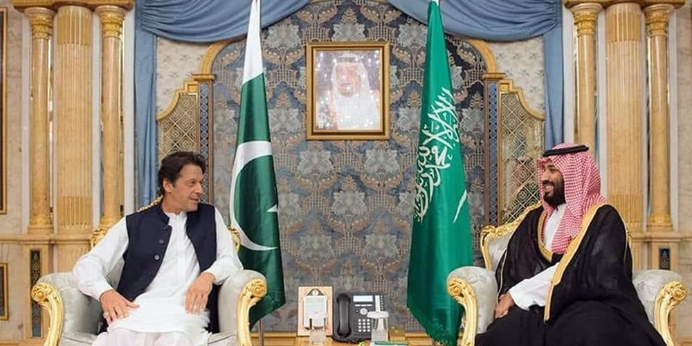 PM Imran arrives in Riyadh