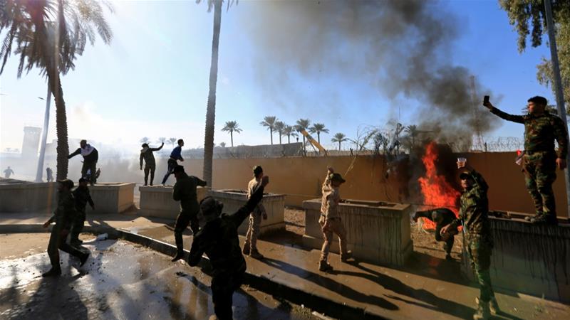 Baghdad: Iraqi protesters storm, burst a security post