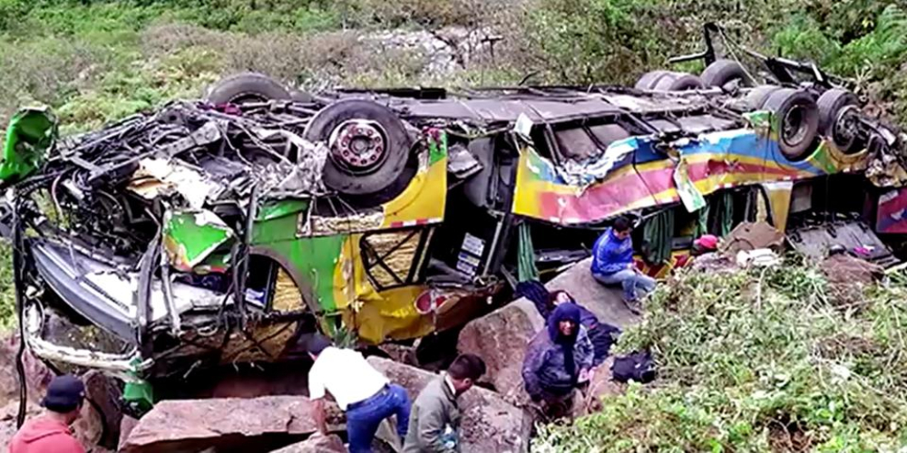 Peru bus crash killed 16, leaves 42 injured
