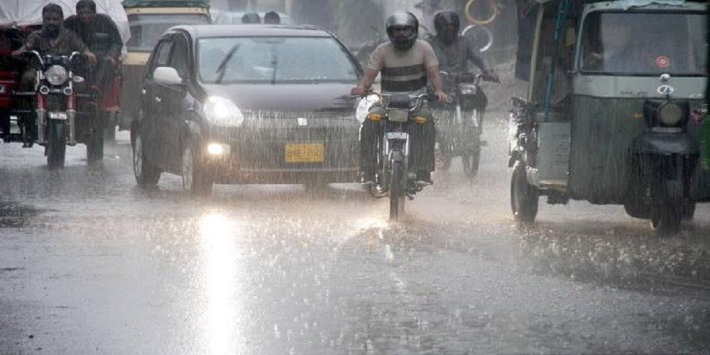 Karachi witnesses moderate rain