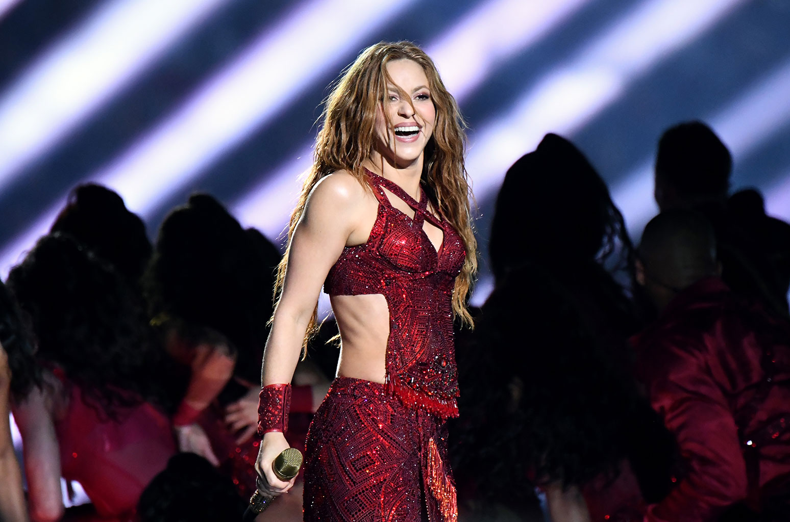 Shah Rukh Khan Praises Shakira over Marvelous Performance  at Super Bowl 2020