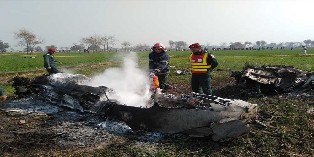 A trainer plane of Pakistan Air Force (PAF) crashed near Shorkot, district Jhang of Punjab.