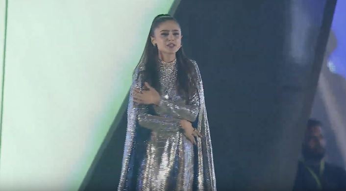 Aima Baig aka Ariana Grande set hearts aflame at PSL opening ceremony