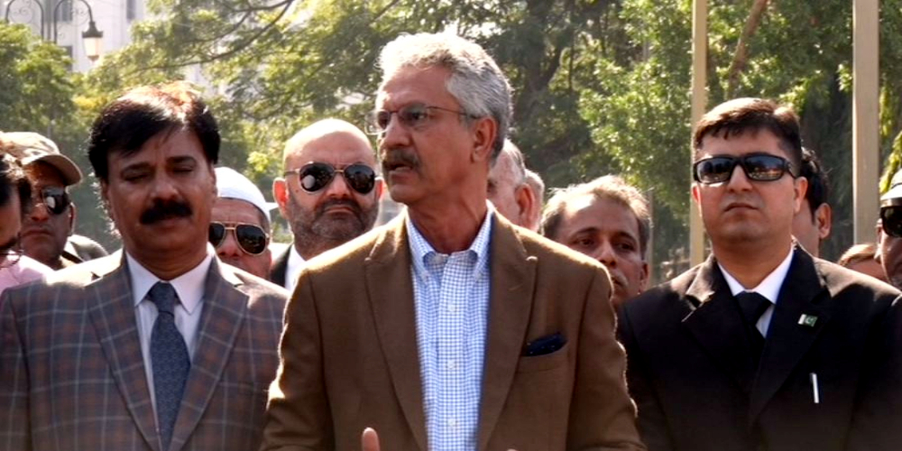 Mayor Karachi takes a jibe at Sindh Government