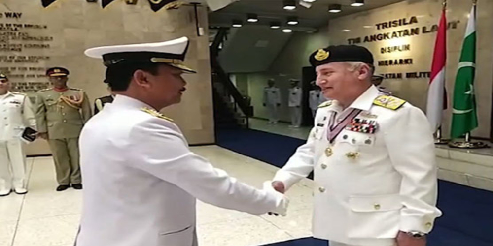 Indonesia confers highest military award on naval chief