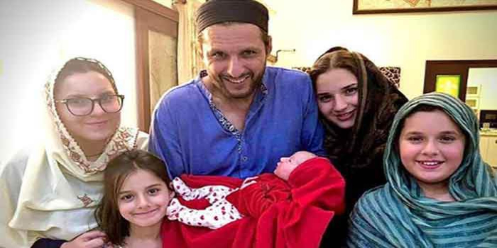 Afridi asks for name recommendations for his newly born girl