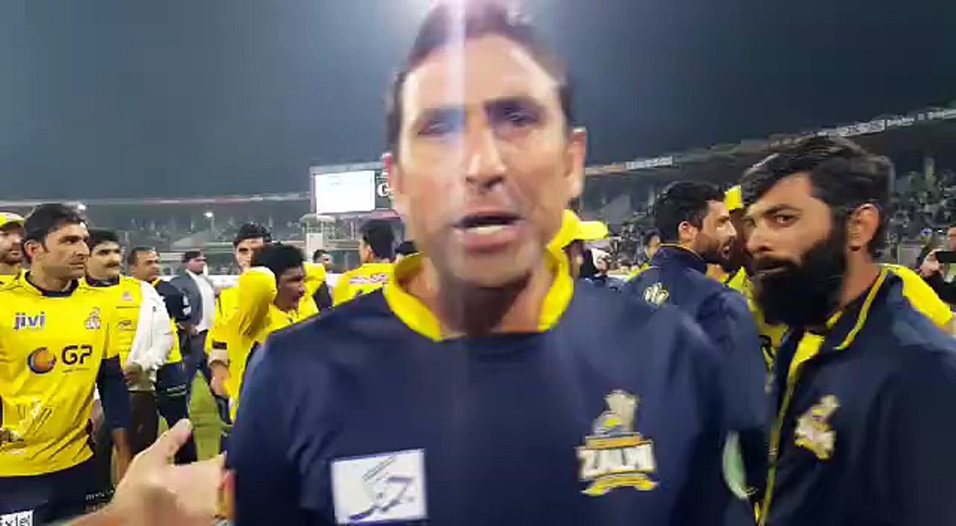 Younus khan supporting Lahore qalandars