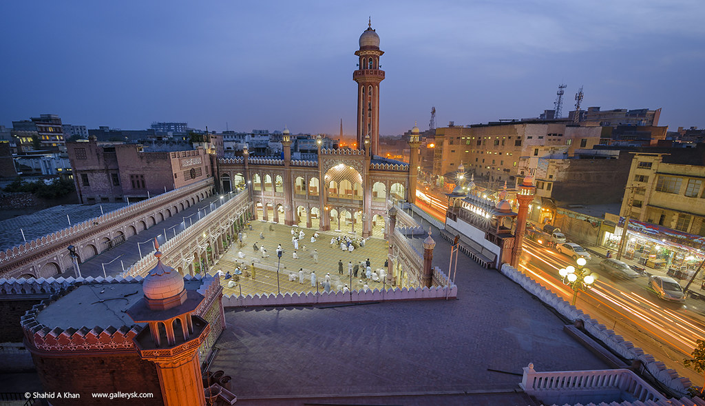 Sunehri Masjid opens its doors for women worshipers