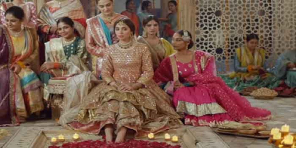 Popular director and producer Shoaib Mansoor has paid tribute to all the women in Pakistan in a unique way by releasing a video song.