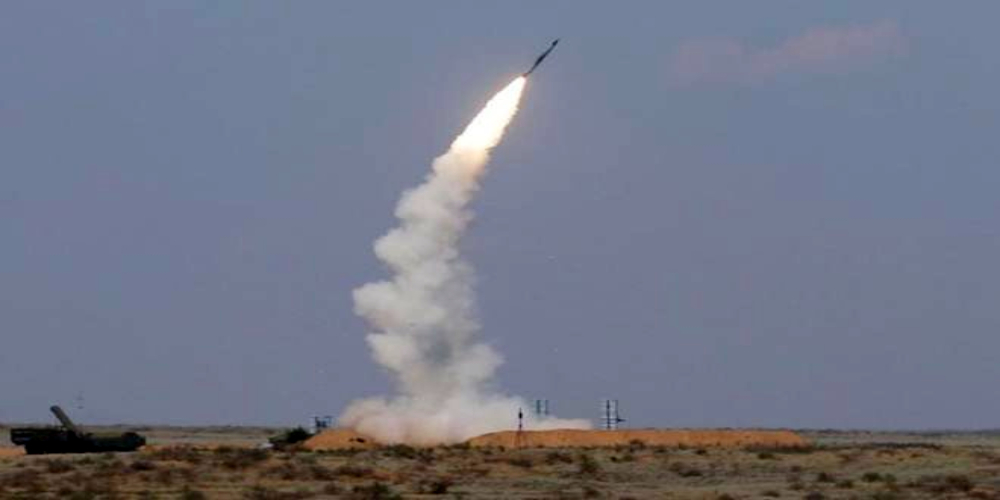 Air Defense of Saudi Arabia intercepts Missiles above Riyadh