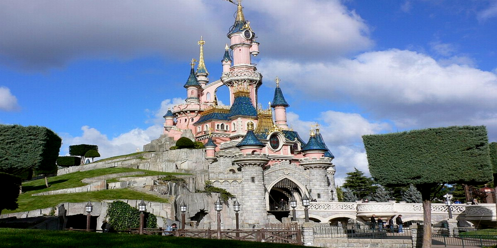 Disney Land Shut down in US and France
