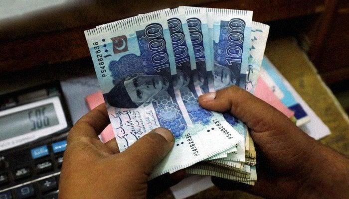 PTI govt. to introduce EOBI pension scheme for Pakistani expats