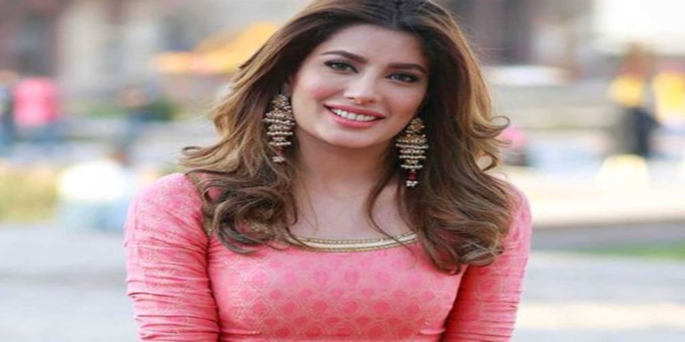 Mehwish Hayat asks fans to donate to PM’s coronavirus relief fund