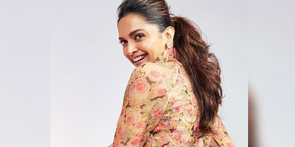 Deepika Padukone shares a photo of bunch of roses