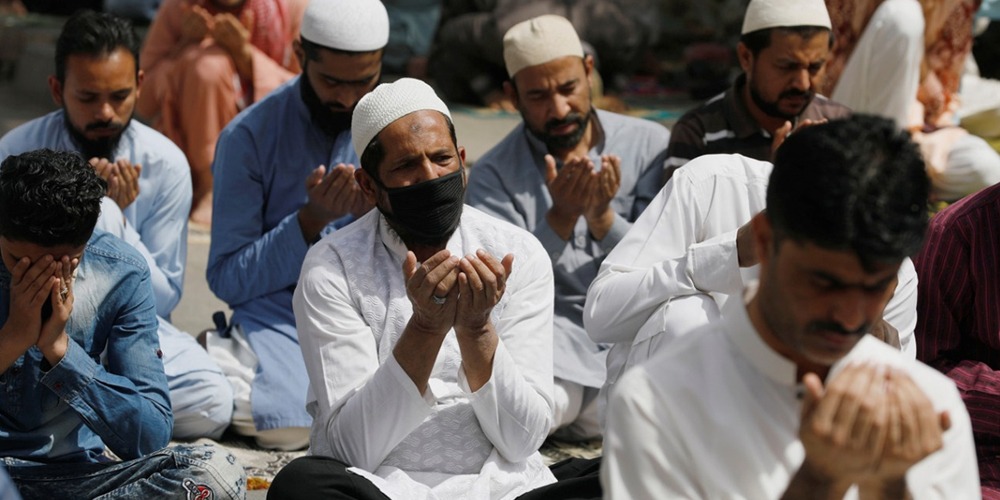 Sindh announces to limit congregational prayers to five people till April 5