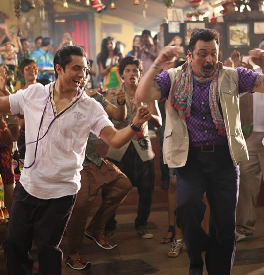 Ali Zafar Shares a Memorable Image with Rishi kapoor