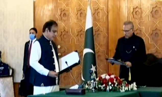 Shibli Faraz taks oath as Federal Minister for Information and Broadcasting
