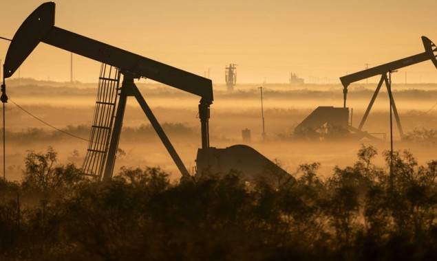 US oil price crash on oversupply, lack of demand