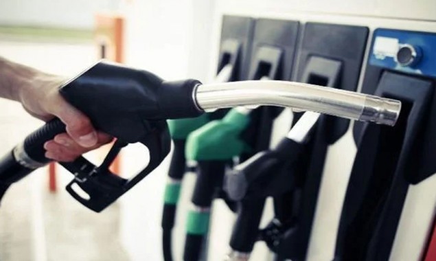 Petrol prices in Pakistan expected to decrease by Rs 27 per liter in May