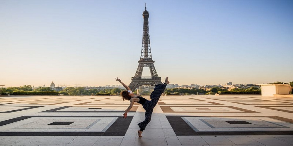 Syrian choreographer Yara al-Hasbani uses empty streets of France as her canvas. She clicks candid photos dancing on empty roads behind buildings and other places in France.