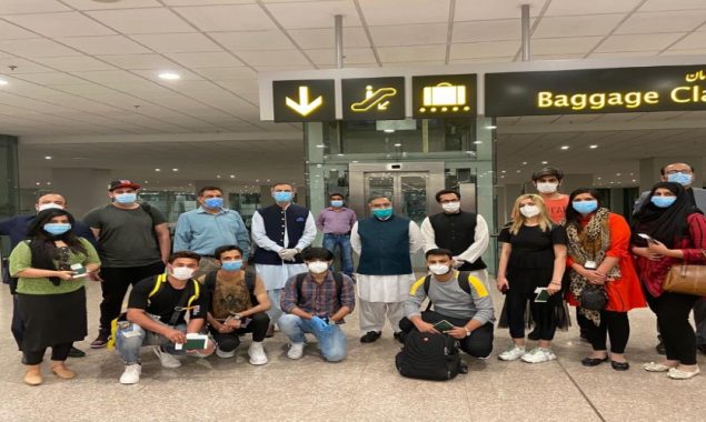 Pakistani students return home after 6 months from Wuhan