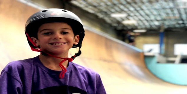 11 year old Gui Khury makes historic 1080-degree turn on a vertical ramp