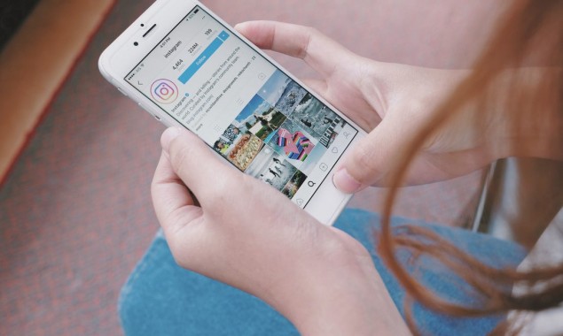 Steps to show how Instagram on/off location services selected in iPhone