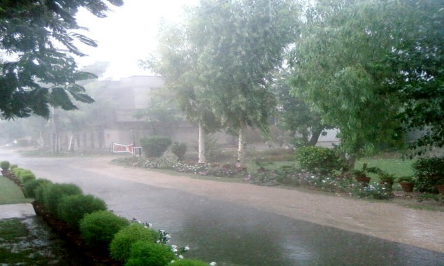 Weather turns pleasant in Lahore after heavy rains