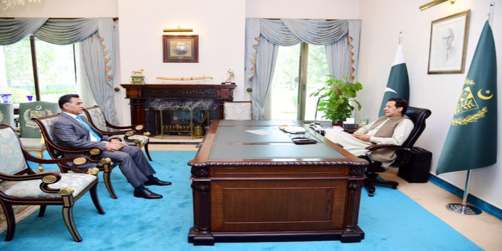 PM Imran, DG ISI discuss national security