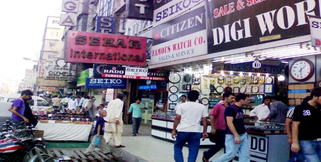 Small markets and shops re-open as Sindh relaxes virus lockdown