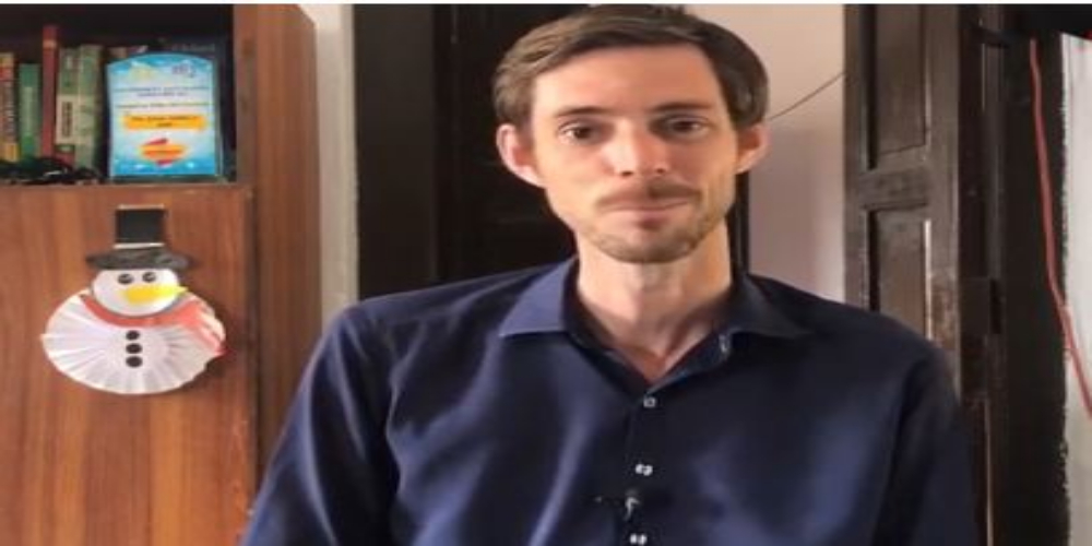 British citizen learns Sindhi, teaches English to students in Sindh