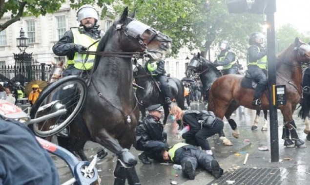 George Floyd’s death: Thousands of people gather in the UK, the US to protest