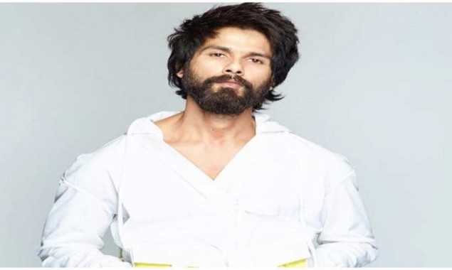 Shahid Kapoor financially helps 40 background dancers facing financial crisis