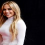 Jennifer Lopez Offers a Nurse to be her guest